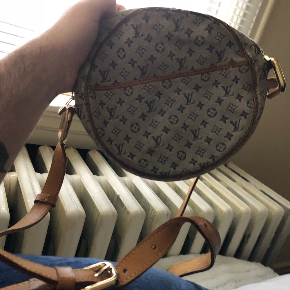 PROJECT PIECE: Louis Vuitton crossbody
